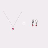 COLLAR RUE MAGENTA + ARGOLLAS JOY MAGENTA BAÑO DE ORO BLANCO