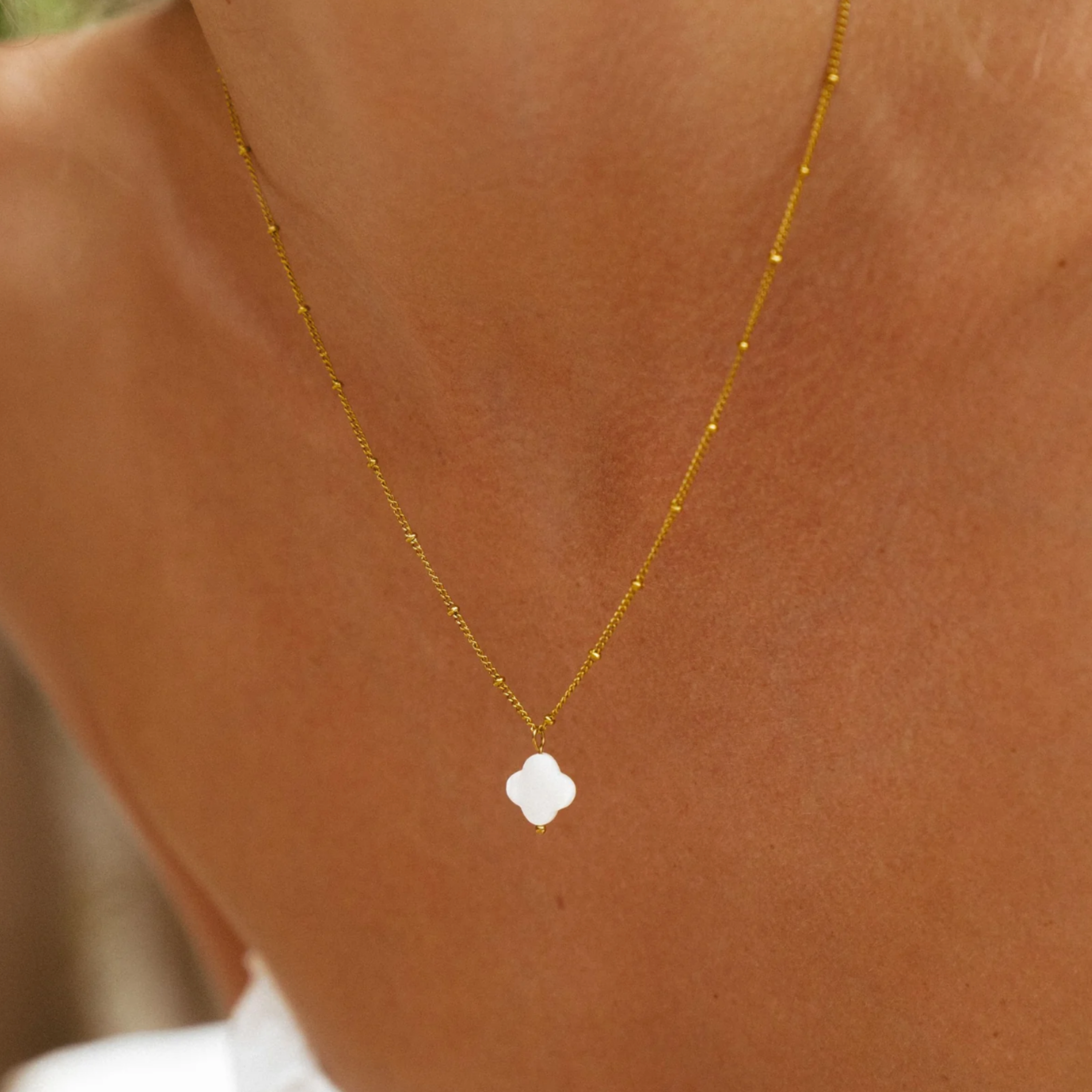 Collar Noelle Waterproof en Oro de 18k
