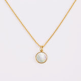 DIJE CLEO NÁCAR + COLLAR BAÑO DE ORO