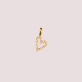 Charm Corazón Hollow Waterproof en Oro 18k